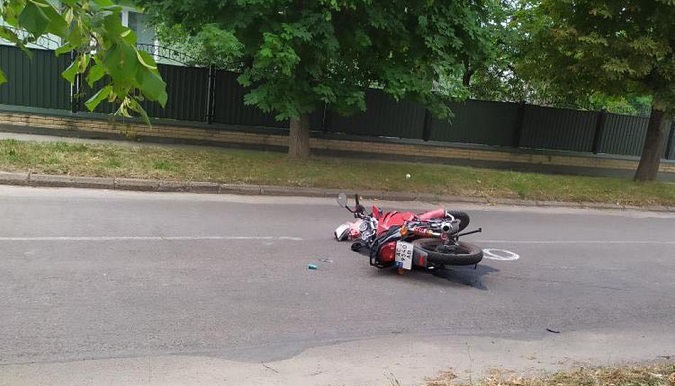 На Володимирщині мотоцикліст протаранив мінівен
