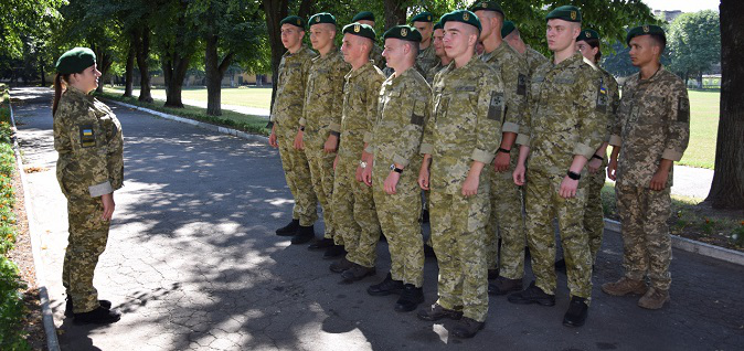 До Луцького прикордонного загону прибули молоді лейтенанти (фото)