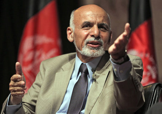 Президент Афганістану зрікся влади і покинув країну