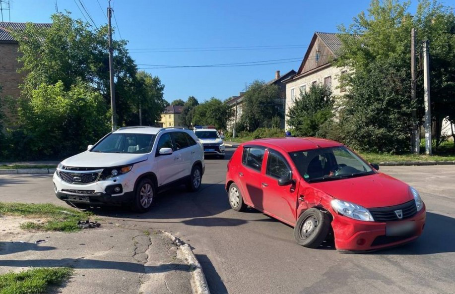 У Нововолинську зіткнулися два автомобілі (фото)