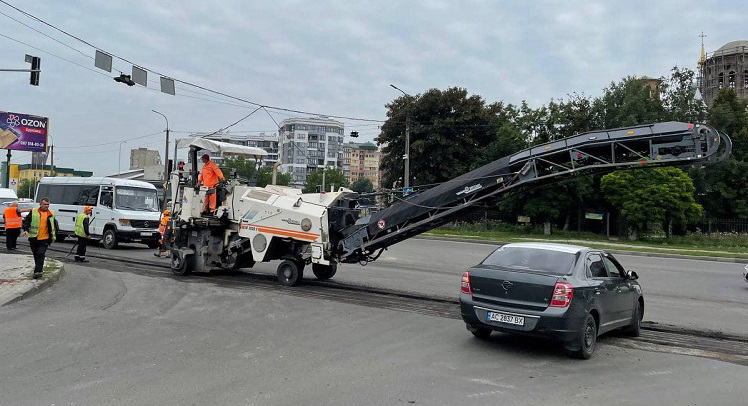 У Луцьку розпочали ремонт найгіршого перехрестя міста (фото)