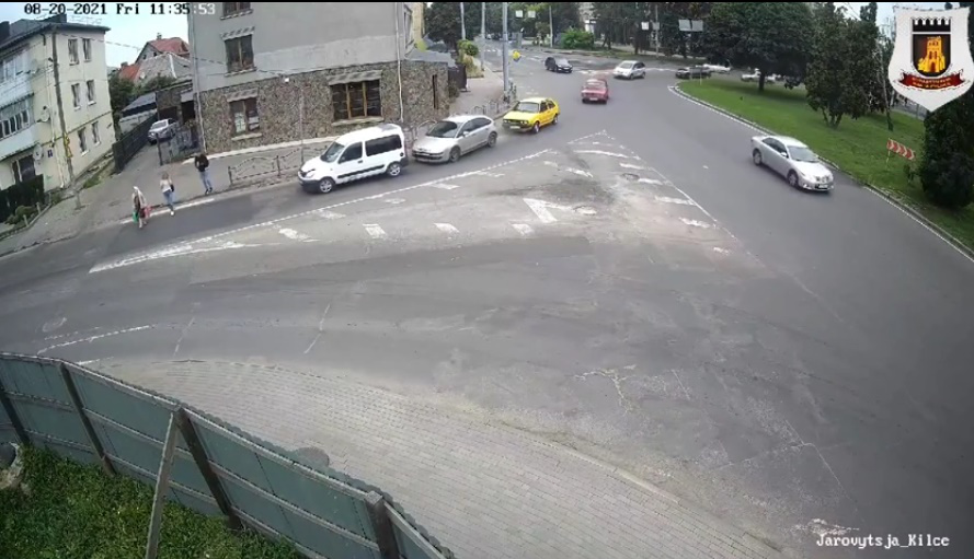 У Луцьку зіткнулися три автівки (відео)