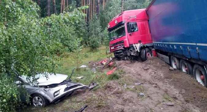 У моторошній аварії на Рівненщині загинув 36-річний волинянин (фото, відео)