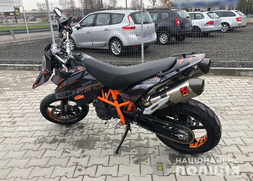 У Нововолинську з гаража вкрали мотоцикл за 50 тисяч (фото)