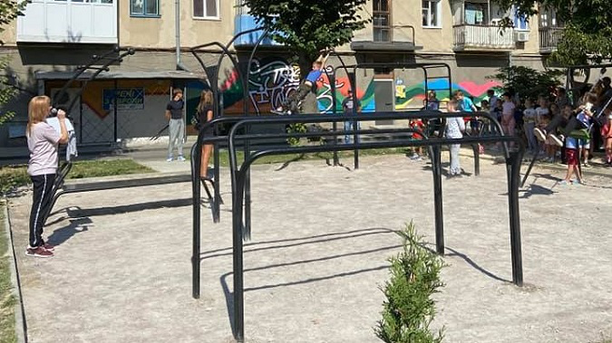 Активний Луцьк: встановлений новий спортивний майданчик (фото)