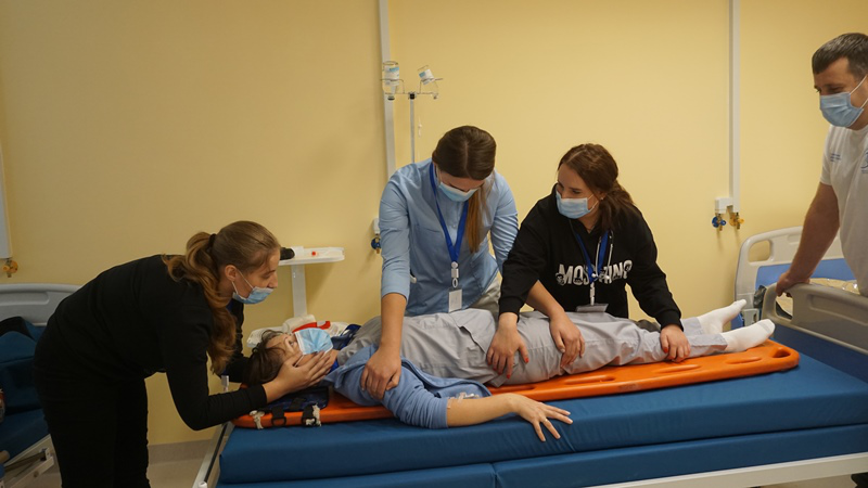 Луцьких лікарів вчать надавати допомогу по-європейськи (фото, відео)