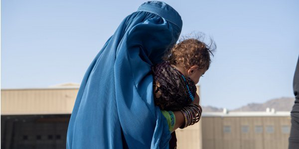В Афганістані таліби заборонили жінкам працювати