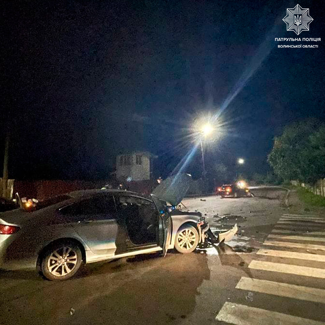 У Луцьку на Потебні – «п'яна» ДТП: водій без «прав» утік (фото, відео)