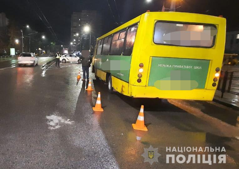 Наїзд маршрутки в Луцьку: пішохід був п'яним (фото, відео)