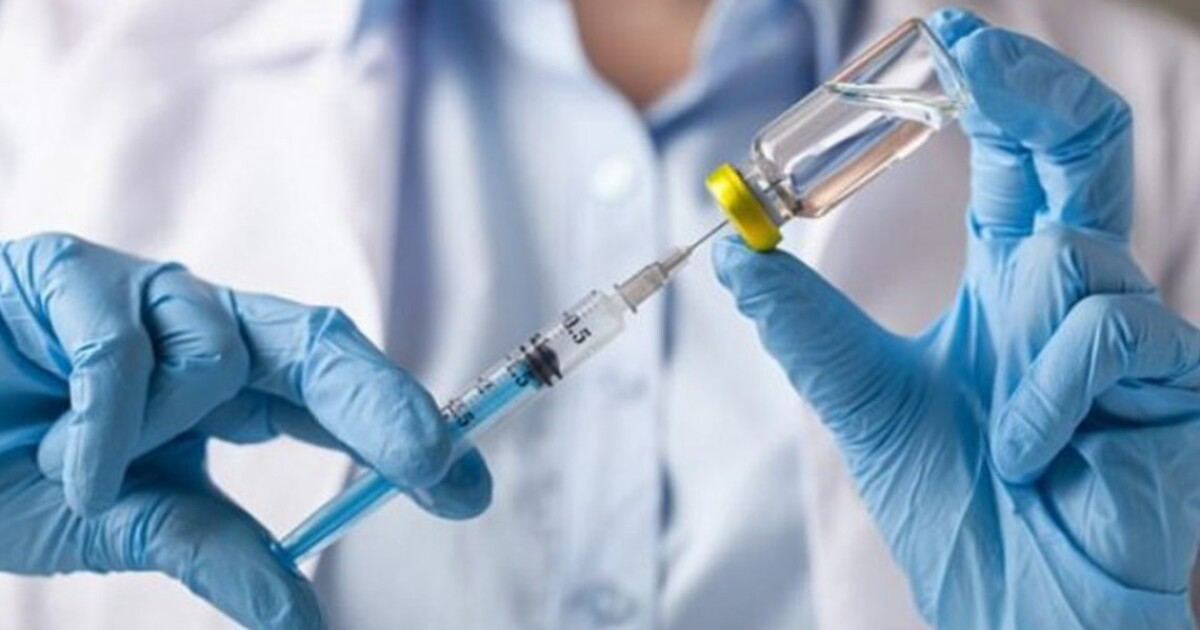 Обов'язкова вакцинація проти COVID-19: МОЗ запропонував перелік професій