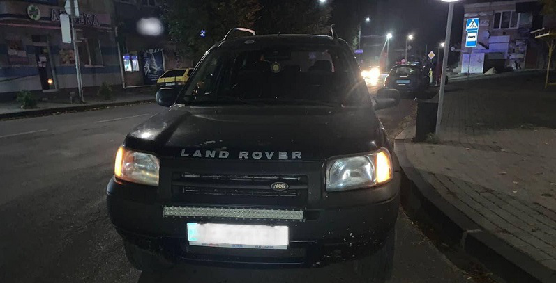У Рожищі Land Rover збив на переході 43-річну жінку