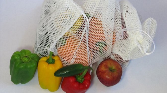 У Франції хочуть відмовитись від пластику у пакуванні фруктів та овочів