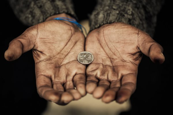 Кількість людей, що живуть за межею бідності, збільшилася вперше за 20 років – ООН