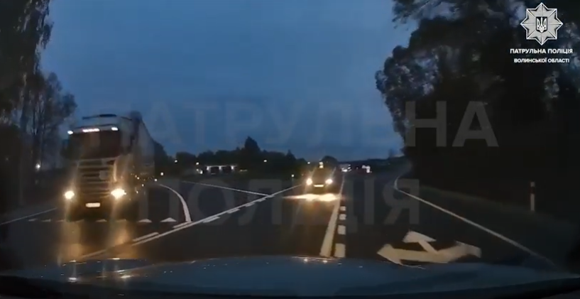 Аварія у Ковелі: водій Infiniti не пропустив Renault (відео)