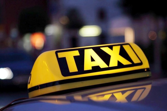 Таксист відстрілювався: судили лучанина, який пострибав по таксі