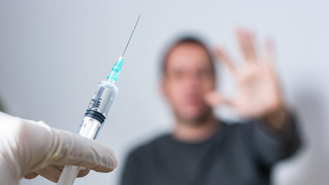 Вакцинація проти COVID-19: люди з протипоказаннями зможуть отримати довідку з 8 листопада