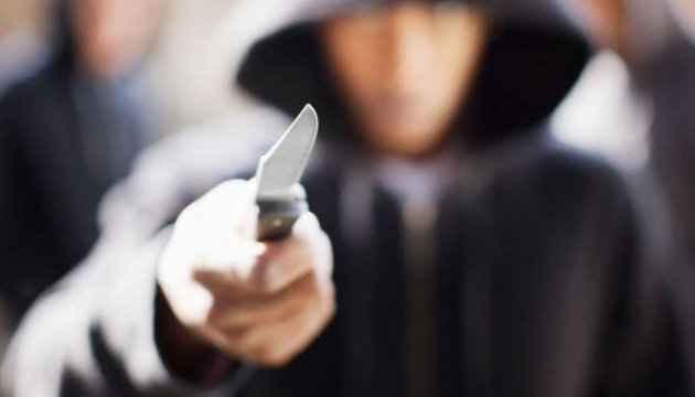 «Раптове бажання вбити»: у Луцьку юнак напав з ножем на перехожого