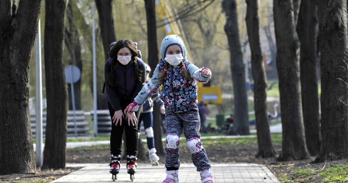 Діти з 12 років мають носити маски в громадських місцях, – головний санлікар