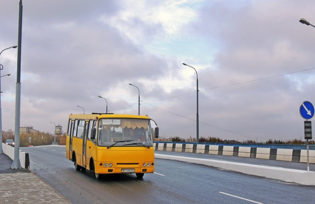 Виїхали 2 автобуси з 12: які маршрути у Луцьку отримають нових перевізників