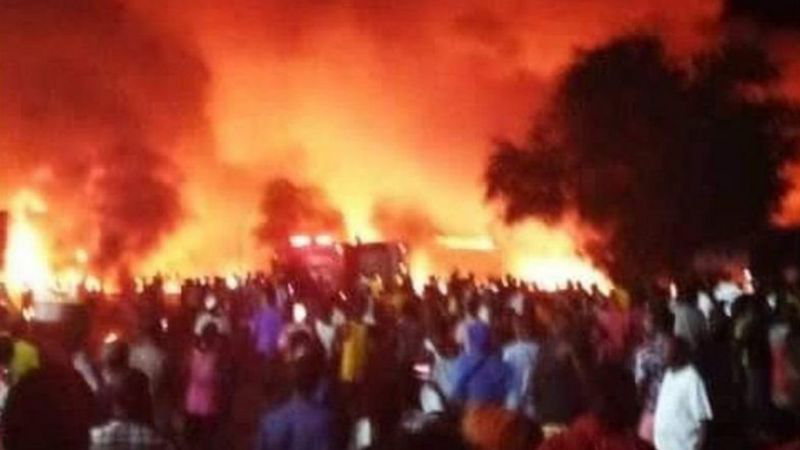 Близько 100 людей загинули: у Сьєрра Леон вибухнув бензовоз (відео)
