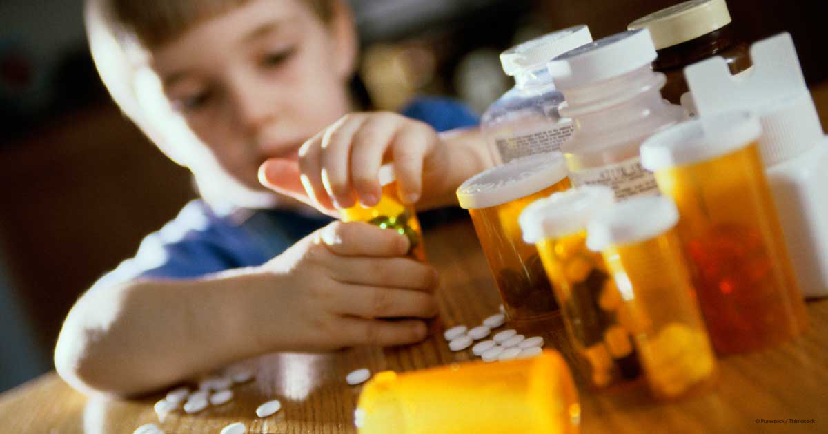 Рада встановила штрафи за продаж ліків дітям до 14 років