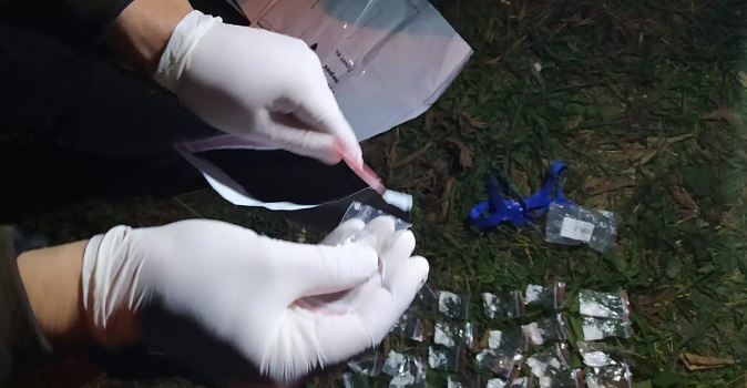 Знайшли «мастер-клад»: у Луцьку затримали двох 18-річних наркоторговців (фото, відео)