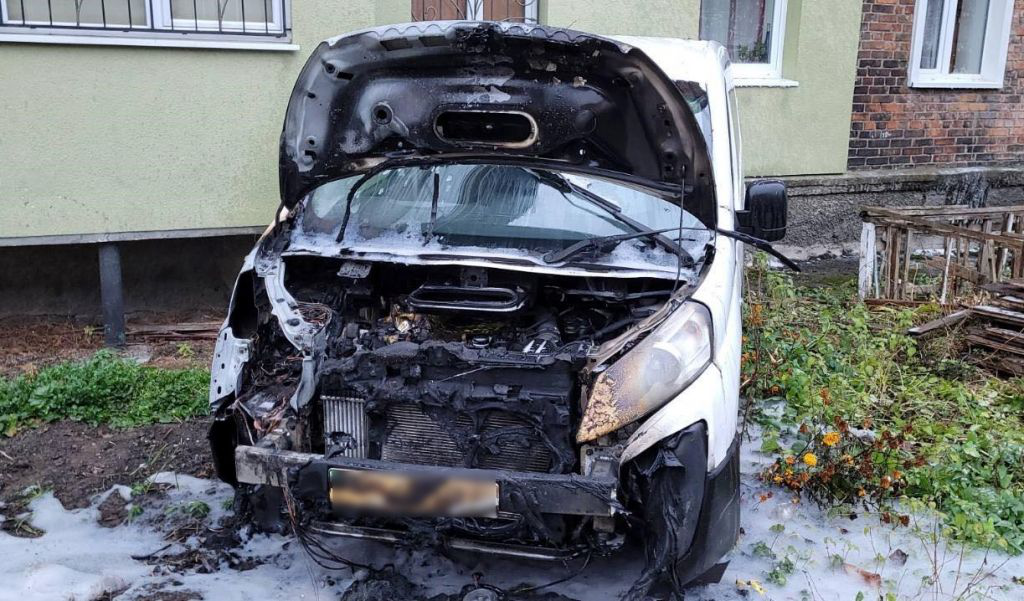 У Нововолинську спалахнув автомобіль (фото, відео)