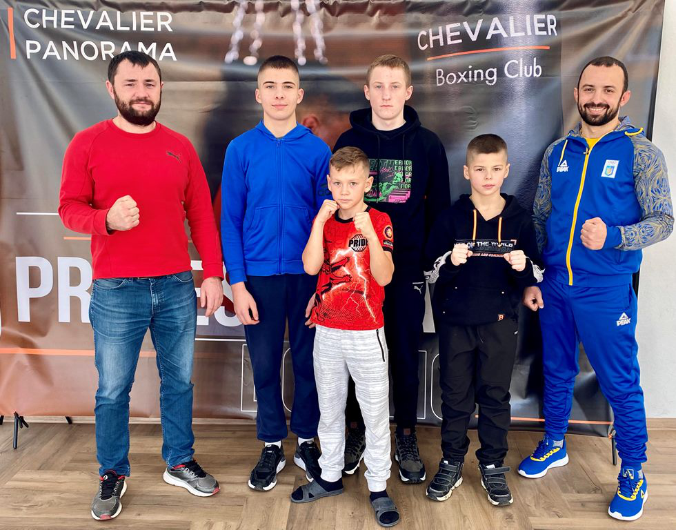 Волинські боксери-юніори здобули перемогу на турнірі в Буковелі (фото)