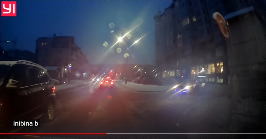 ДТП у Луцьку за участю трьох автомобілів: оприлюднили відео моменту зіткнення (відео)