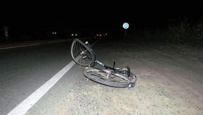 Помер на місці: у Луцькому районі мікроавтобус збив велосипедиста