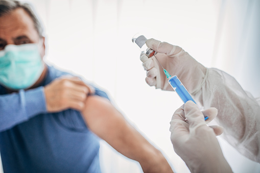 За день 10 щеплень проти COVID-19: чоловік із Нової Зеландії вакцинувався замість інших людей