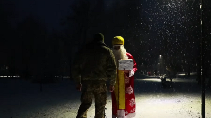 У Рожищі діти привітали військовослужбовців до Дня святого Миколая (відео)