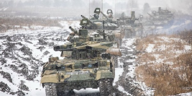 Росія продовжує збільшувати кількість військової техніки біля українських кордонів (фото)