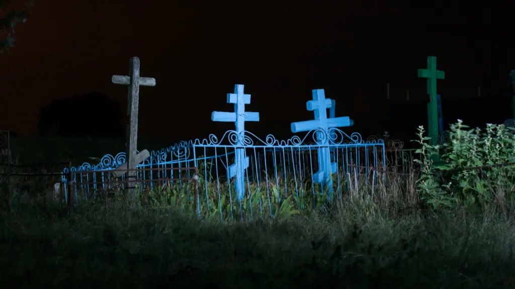В Луцьку на цвинтарі знайшли 81-річного чоловіка (відео)