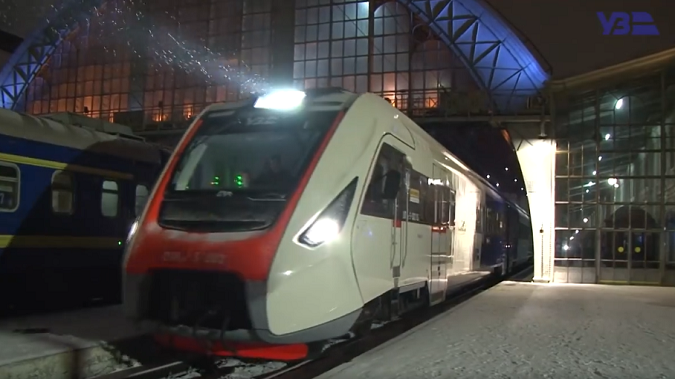 «Буковельський експрес»:  Укрзалізниця запустила потяг до туристичних місць Карпат (відео)