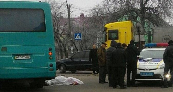 На Волині дітям вчительки, яка загинула під колесами автобуса, перевізник виплатить по 105 тисяч гривень