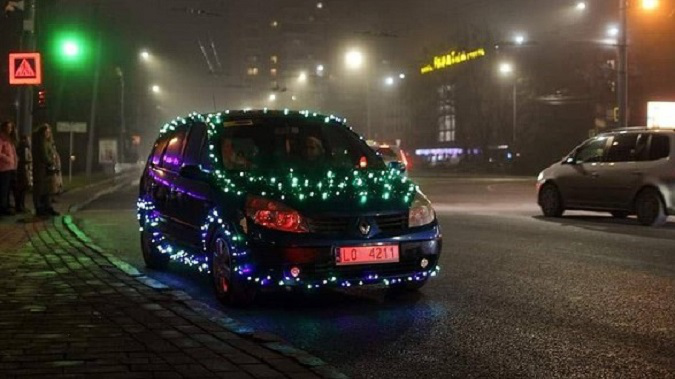 У Луцьку їздить «новорічне» авто на польських бляхах (фото)