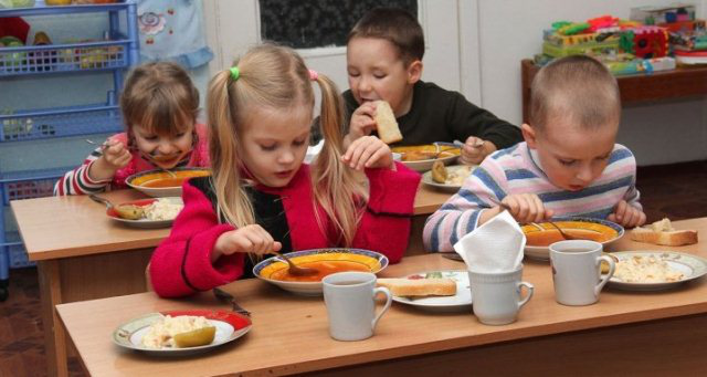 У садках і школах Луцька зросла вартість харчування (відео)