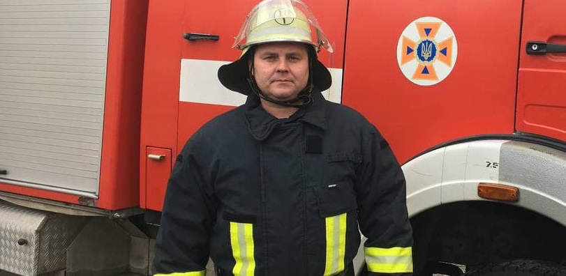 На Волині рятувальник вивів з охопленого пожежею будинку шістьох людей (фото, відео)