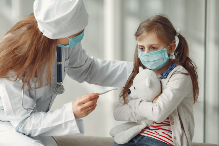 За добу в Україні – 10 569 нових випадків коронавірусу, 727 – у дітей