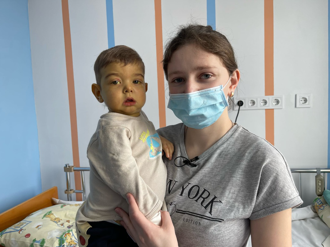 У Львові однорічному хлопчику пересадили печінку 44-річного чоловіка (фото)