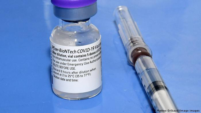 Україна отримала ще майже мільйон доз вакцини від COVID-19