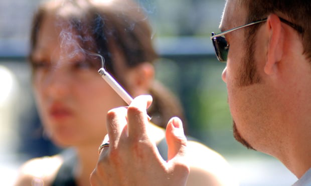 Британські вчені виявило зв’язок між курінням і жиром у поколінні
