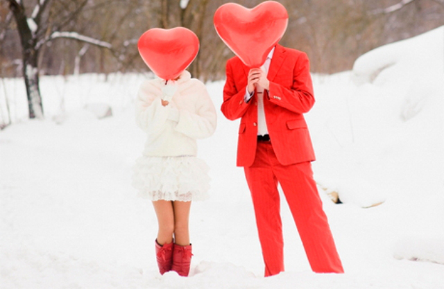 «Кохання поза часом»: у День закоханих у Луцьку шлюби реєструватимуть до 20:00