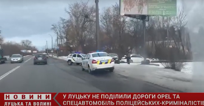 У Луцьку не поділили дорогу Opel і поліцейське Renault (відео)