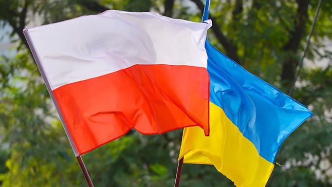 У Польщі погодили передачу безплатної військової допомоги Україні