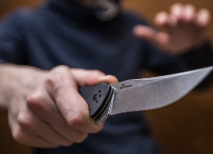 Ножем в живіт, бо не давала пити: волинянина судили за напад на дружину