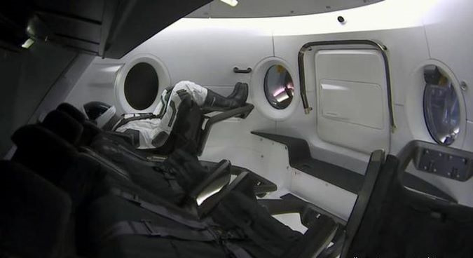 Вперше в історії: SpaceX планує вивести туриста у відкритий космос