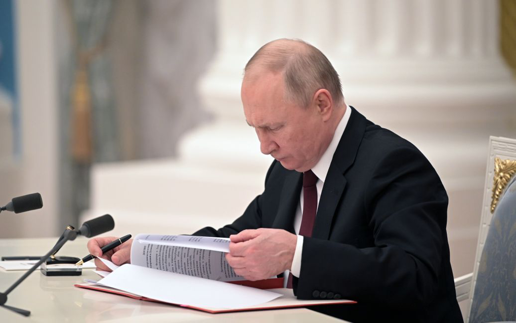 «Дружба» на 10 років та спільна «оборона»: що передбачають договори Путіна про «співпрацю» між РФ та ОРДЛО
