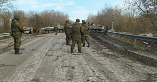 Конотоп на Сумщині оточили російські війська: ворожа техніка їде на Київ і захід